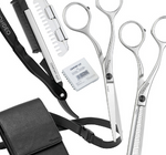 Set tijeras para cortar cabello contiene tijera de corte, tijera desgrafilar, navaja, hojillas y maletin en color negro.